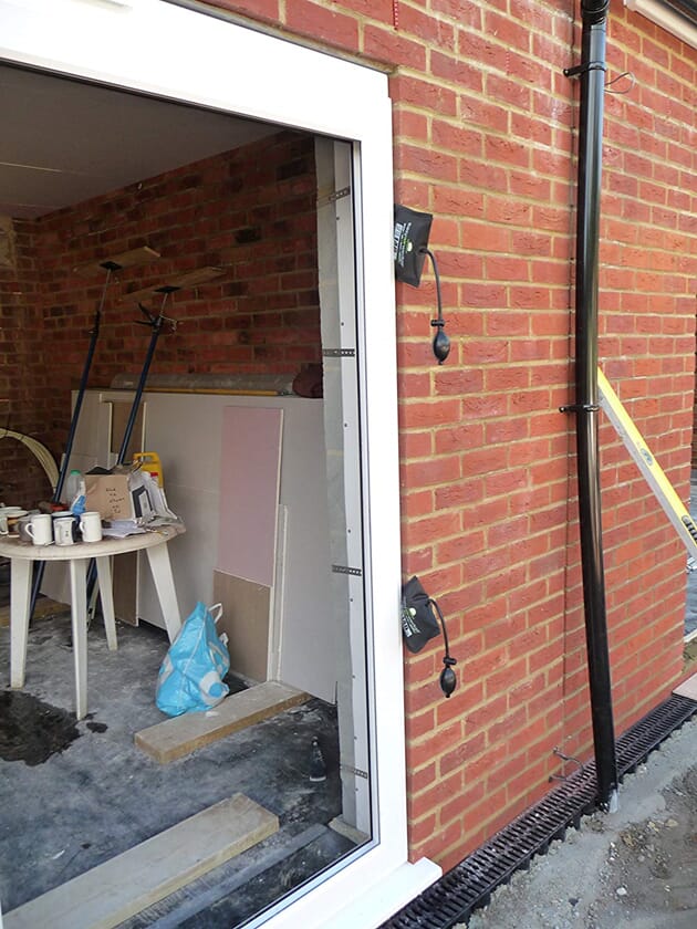 EAW120-01_Rel easyairwedge4.jpg